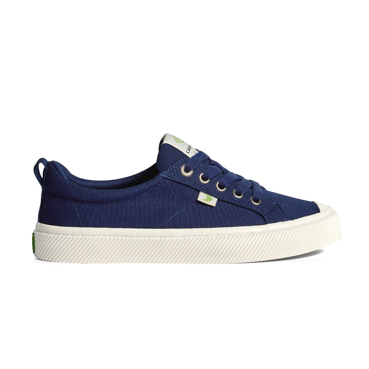 Levně Cariuma OCA Canvas Bright Navy W Blue 39