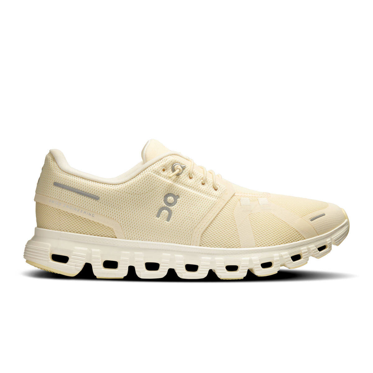Levně On Cloud 6 W Castor/Ivory 38.5