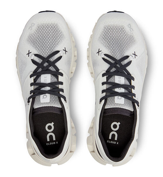 Dámské běžecké boty On Cloud X 3
