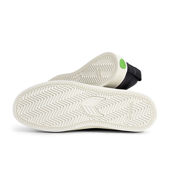 Pánské volnočasové boty Cariuma SLIP-ON Black Premium Leather Sneaker