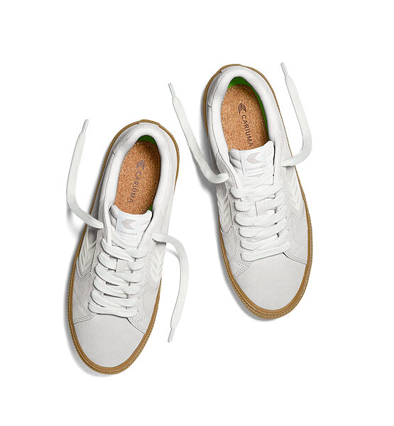 Pánské volnočasové boty Cariuma SALVAS Gum Smoke White Suede Off-White Logo Sneaker