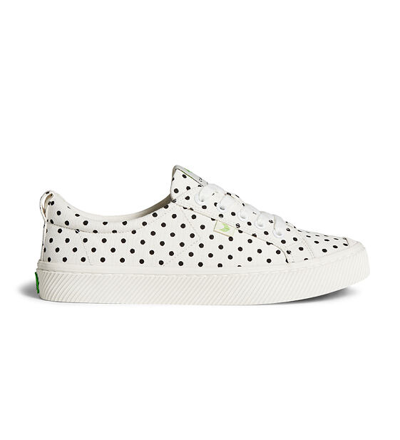 Pánské volnočasové boty Cariuma OCA Low White Canvas Black Polka Dots Sneaker