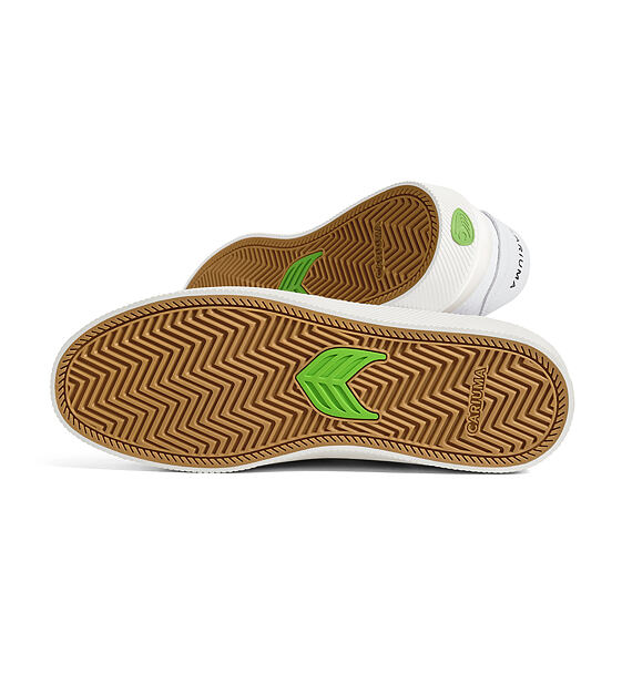 Pánské volnočasové boty Cariuma LUAN PRO White Premium Leather Black Logo Sneaker