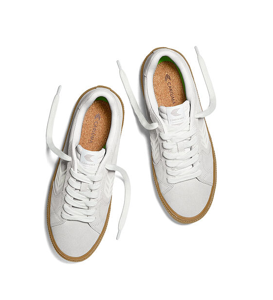 Pánské volnočasové boty Cariuma SALVAS Gum Smoke White Suede Off-White Logo Sneaker