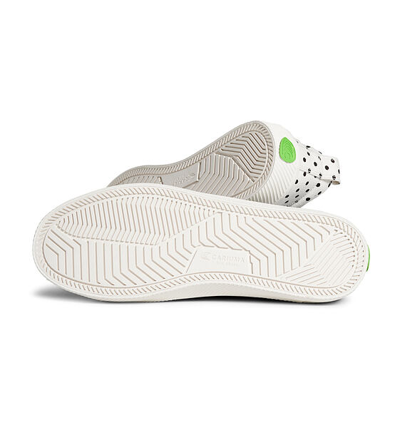 Pánské volnočasové boty Cariuma OCA Low White Canvas Black Polka Dots Sneaker
