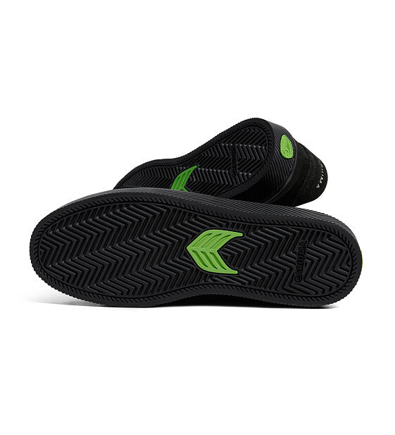 Pánské volnočasové boty Cariuma LUAN PRO All Black Suede Ivory Logo Sneaker