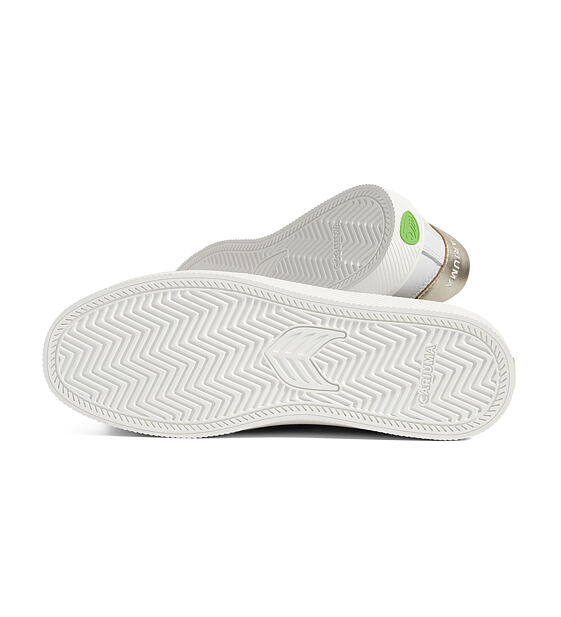 Pánské volnočasové boty Cariuma SALVAS White Premium Leather Ice Logo Metallic Gold Sneaker